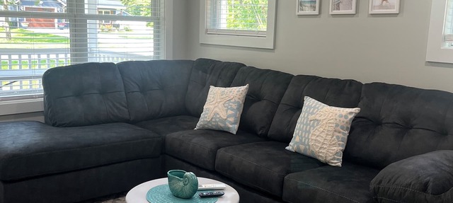 New cottage in a quiet residential area! Close to the strip! 7 mi. from Spire. in Geneva