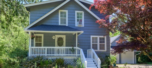 New Listing! Beautiful riverfront farm style home with amazing views and hot tub in Mapleton