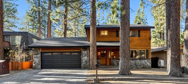 Newly Remodeled Cozy Cabin 4BR 3BA Hot Tub in South Lake Tahoe