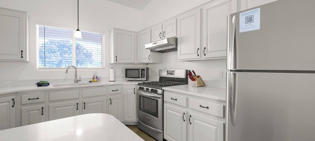 Newly Remodeled Home Near Zion - Fast Wifi - Self Checkin/Out - Outdoor Grill in La Verkin