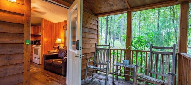 OakLeaf: Sleep 5, Tiny Cabin, Pets, Near Park/Lake in Broken Bow