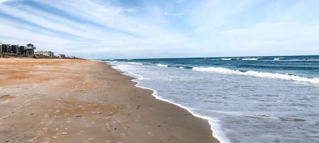 Ocean Front Condo, Steps to the beach, 2 bed/2 bath-Private beach & pool in Ormond Beach