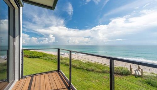 Oceanfront 4-bed Designer Villa with private pool in Melbourne Beach