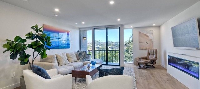 Oceanfront | Luxury Remodel | Pool | Walk 2 Dining in Encinitas