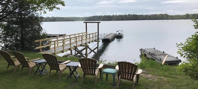 Oceanfront Victorian Cottage (pet friendly)3 beds, 2bath, deck, shared dock in West Bath