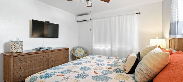 one bedroom furnished apartment by beach in West Palm Beach