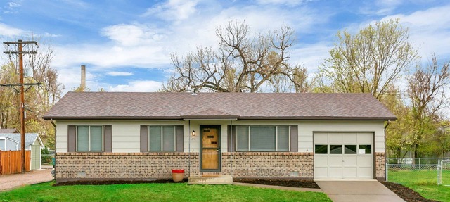 Park Views~Affordable Comfort~Walk to Downtown in Windsor