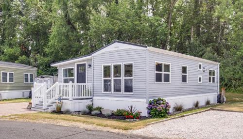 Patio, Pool Access! Coastal Ocean Pines Cottage in Ocean Pines