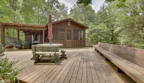 Peaceful Carrollton Retreat w/Deck & Fire Pit! in Carrollton