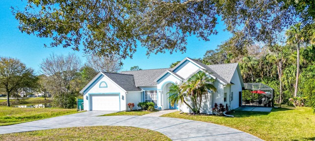 Peaceful Pool Paradise in Rockledge