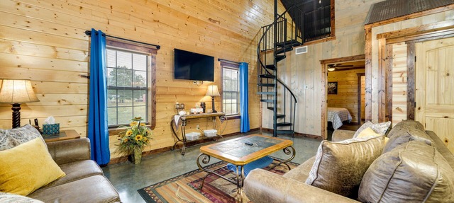 Pet-Friendly Eagletown Home ~ 3 Mi to Kayaking! in Eagletown