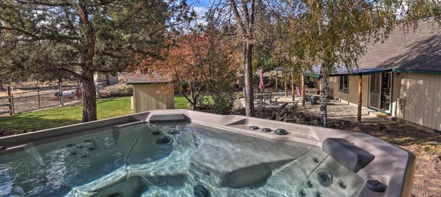 Pet-Friendly Redmond Home with Hot Tub, Porch, Grill in Redmond