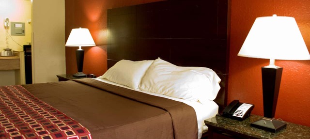 Polynesian Inn in St. Cloud