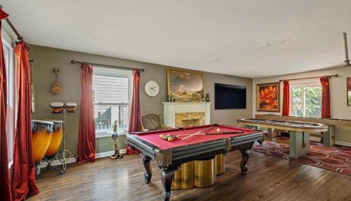 Poolside Funhouse - Arcade Billiard Poker & More in Austin