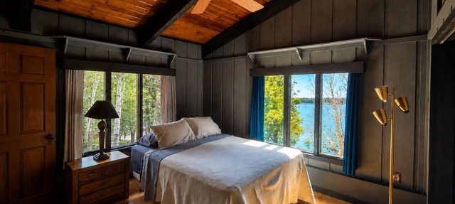 Private Architectural Waterfront Lodge on Eagles Nest #2 in Ely