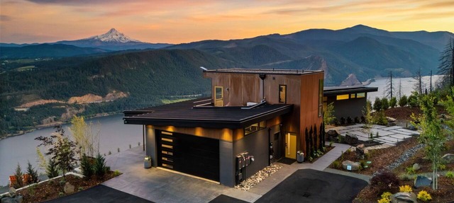 Private guest suite on Underwood Mountain in Underwood
