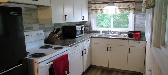 Private, Quiet, Riverfront 3 bedroom Cottage at Woy Bridge Campground & Cabins in Everett