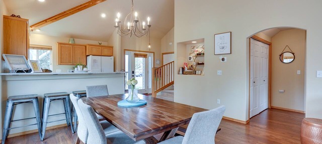 Redmond Resort Townhome w/Private Hot Tub in Redmond