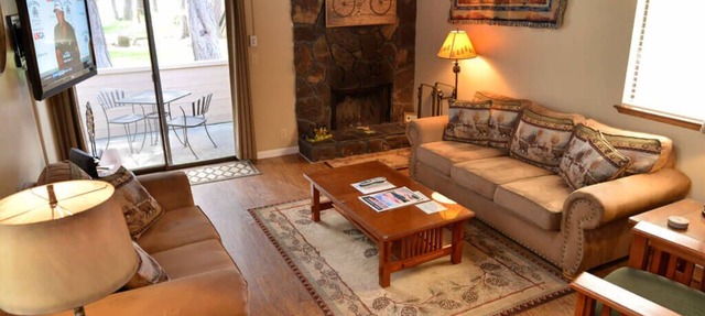 Rustic Condo with Access to Exclusive Golf in Sunriver