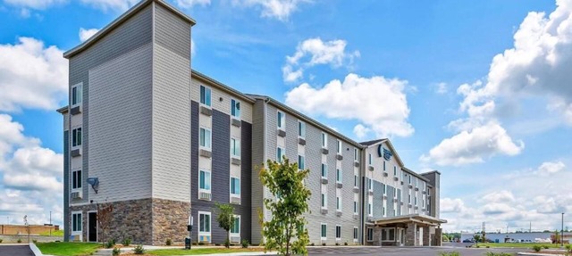 Single Queen Suite with Full Kitchen, Long Stays Welcome, walk to Sportsplex in Jackson