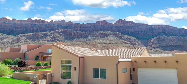 Southwest Charm and Amazing Views, just minutes from town! in Moab