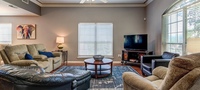 Spacious 3BR Retreat Close to Downtown & Outlets in San Marcos