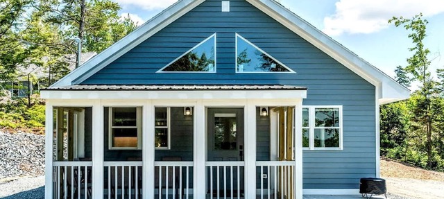 Spacious Cabin Complex with Flanders Pond Access, Ideal for Group Getaways, Located Near Sullivan, Maine in Sullivan