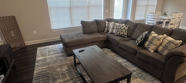 Spacious charming 4BR Crestview Home—Prime location in Crestview