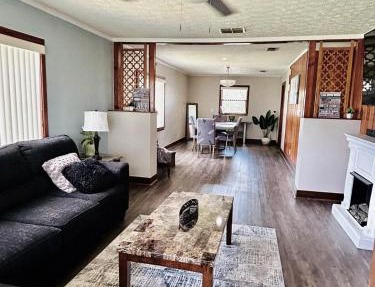 Spacious Lake Retreat for Families in Saint Cloud