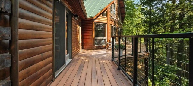 Spacious Waterfront Log Home on Huge Lake in Private Cove: Host Weddings in Wayne