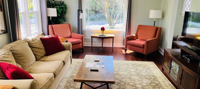 State Street Cottage, 2BR Apt in Pullman