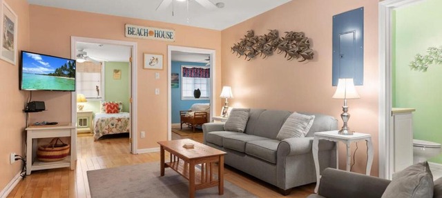 Stay Steps from Beach with Pool AC Parking in Hampton