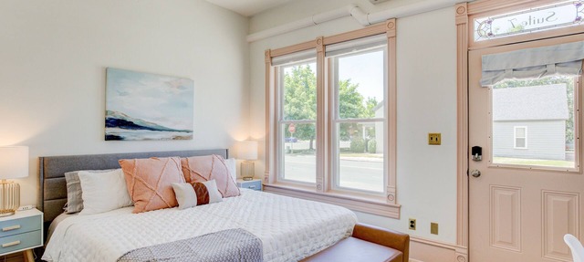 Suite 7 | Historic Art City Inn in Springville