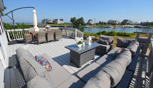 Sunset Beach House with 30ft Boat Dock in Shinnecock Southampton NY in Southampton