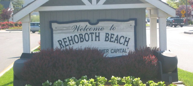SUPER CLEAN, PERFECT LOCATION, ON THE BEACH, AMAZING VIEW & SUNRISES in Rehoboth Beach