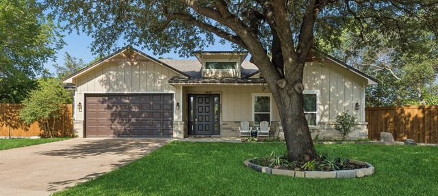 TCH - Spacious 3bed/2bath in FlowerMound with Yard in Flower Mound