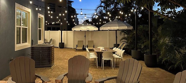 The Saltwater House - Space Coast townhouse only 1/2 a mile from the beach in Indian Harbour Beach