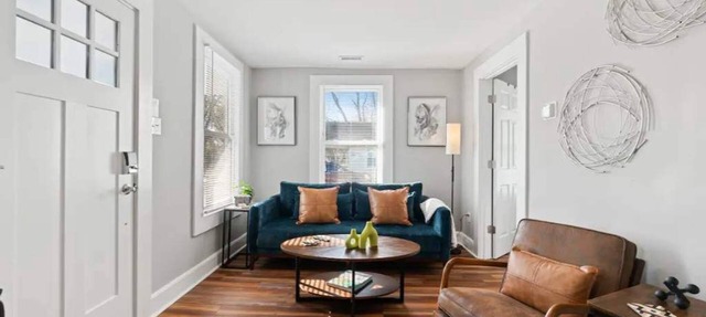 Tiny Blue Beach House in Hampton