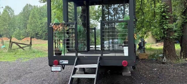 Tiny House @ Rustic Farm near DC with Hot Tub, Cold Plunge, Sauna, Walking Trail in Brandywine