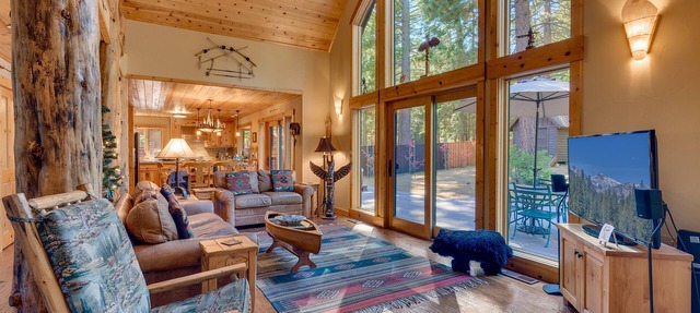 Tippy Canoe By Tahoe Getaways - Hot Tub & Sauna + EV Charger in Tahoma