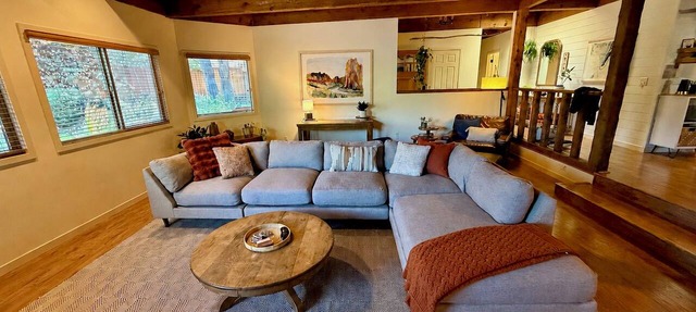 Unique and Spacious Home in Quiet NW Bend - King & Queen Beds - Large Yard in Bend
