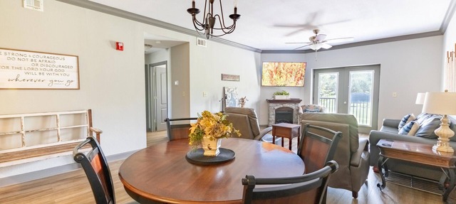 Updated Clean Spacious 3BR/2BA Condo right off the parkway! Pools/WiFi/Grills in Pigeon Forge