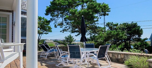 Upscale Elegance, Steps from Ridgevale Beach! in Chatham