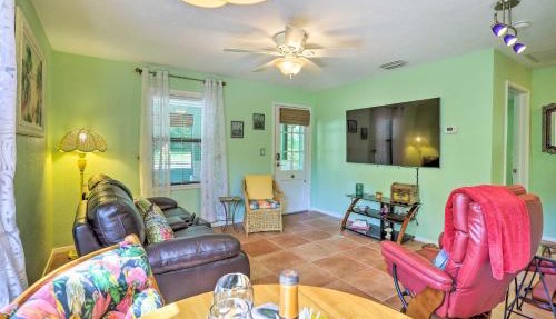 Vibrant Rockledge Home ~ 2 Mi to Cocoa Village! in Rockledge