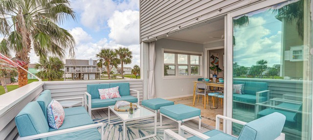 Walk to Pirates Beach: Galveston Gem w/Balcony in Galveston