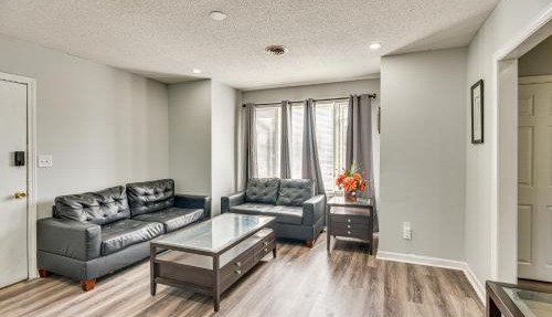 Walkable Fall River Apt: Cozy Winter Getaway! in Fall River
