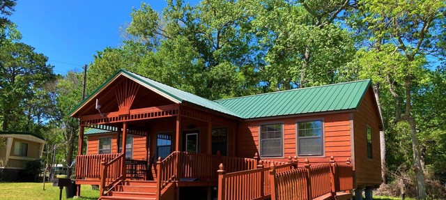 Waterfront Dual-Master Suite cabin in Trinity