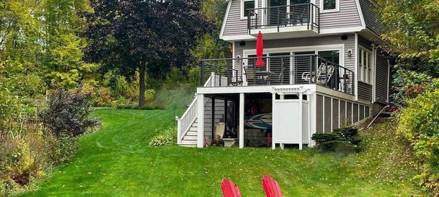 Waterfront Oasis~Pool Table~Deck~Dock~Garage in Dover