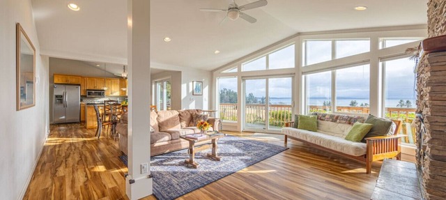 Waterfront Oasis w/Beach Access in Marrowstone