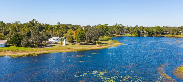 WHAT A HIDDEN GEM! Lakehouse Paradise Retreat, ESCAPE. RELAX. REJUVENATE. in Deltona